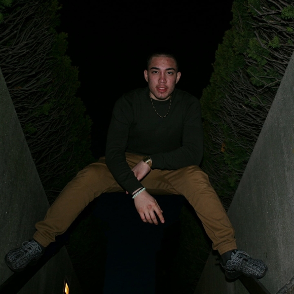 Profile Picture of Ulises Peloso (@uliseslpeloso) on Poshmark