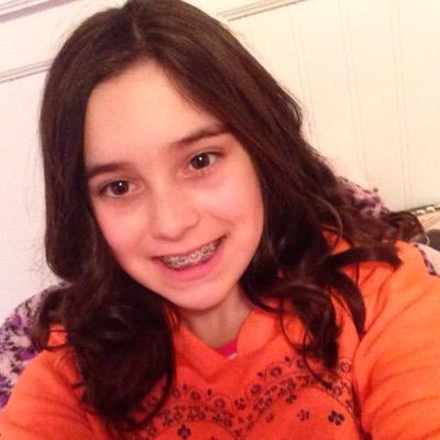 Profile Picture of Victoria (@victoria_dow) on Twitter