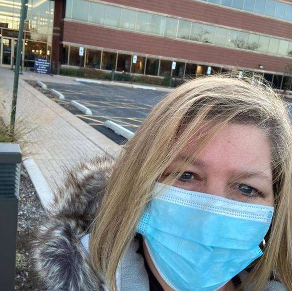 Profile Picture of Lisa Paz (@lisapaz0704) on Poshmark