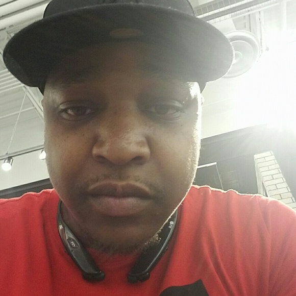 Profile Picture of Calvin Mason (@calvin804) on Poshmark