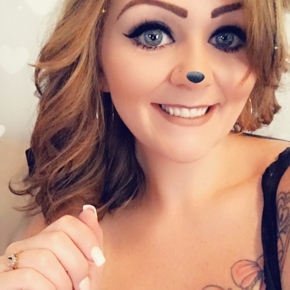 Profile Picture of Paige Follbaum (@emsmommy26) on Poshmark