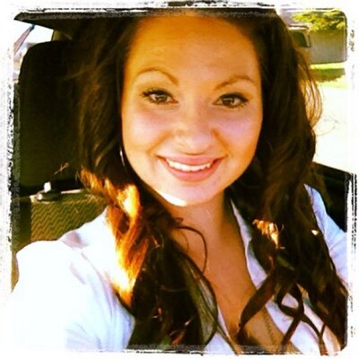 Profile Picture of April Huff (@ApeHuff) on Twitter