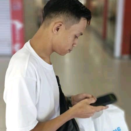 Profile Picture of Robert Lasting (@robertlasting) on Tiktok