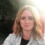 Profile Picture of c a r o l y n (@carolyn_ray) on Instagram
