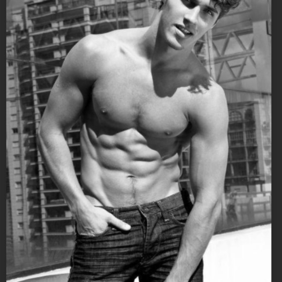 Profile Picture of Curtis Mcmullen (@eouzanjylin51) on Poshmark