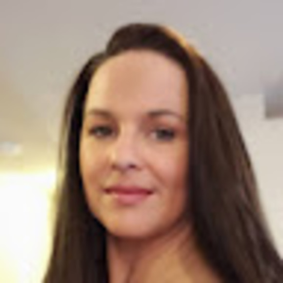 Profile Picture of Shawna Matthews (@srmatthe79) on Poshmark