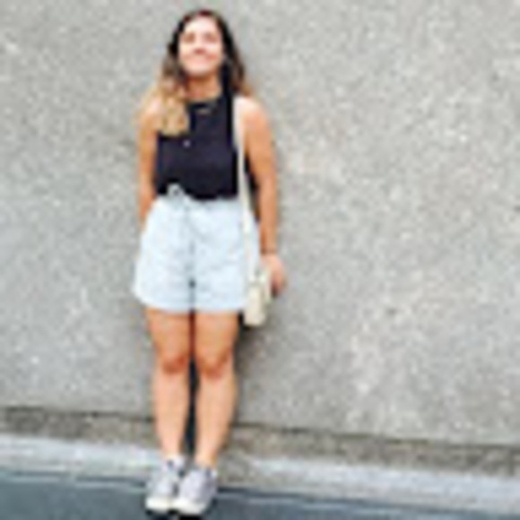Profile Picture of Madeleine Ackels (@madeleineackels) on Poshmark