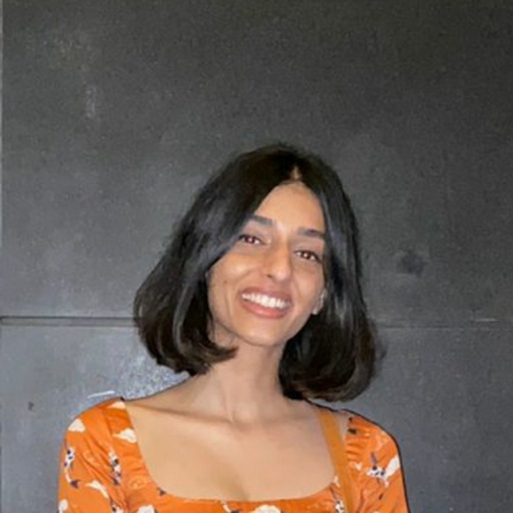Profile Picture of Omisha Gandhi (@omishagandhi) on Poshmark