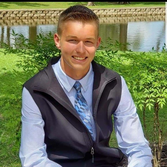 Profile Picture of Joshua Schreffler (@joshuaschreffle) on Poshmark