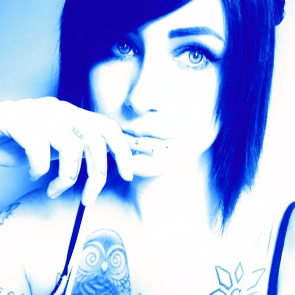 Profile Picture of Alice Daniel (@zarraline) on Poshmark