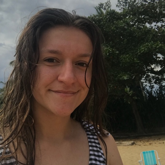 Sera Guimont - Poshmark Profile Picture of Sera Guimont (@_serenityrose_) on Poshmark