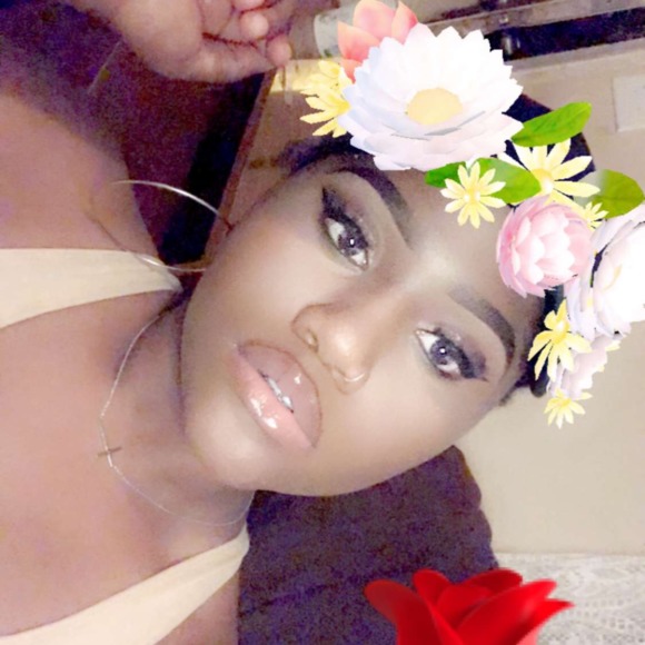 Profile Picture of Brittany Carroway (@brittany277) on Poshmark