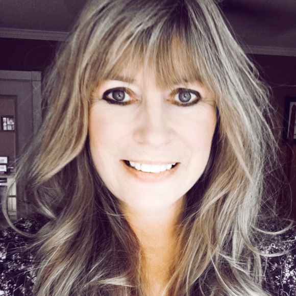Profile Picture of Annette Pelaez (@maleney1963) on Poshmark