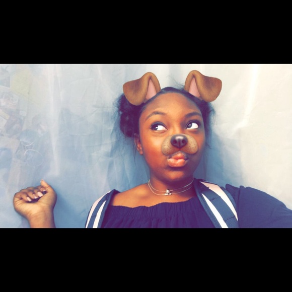 Profile Picture of Madison Littles (@maddie____love) on Poshmark