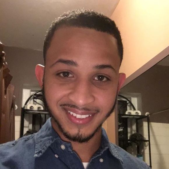 Profile Picture of Anderson Cabrera (@andersonc22) on Poshmark