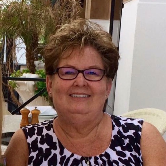 Profile Picture of Rozella Wood (@rozewood) on Poshmark