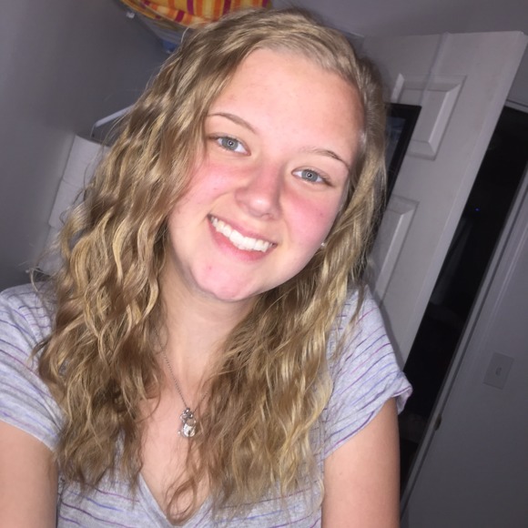 Profile Picture of Ava Walker (@walkerava60) on Poshmark