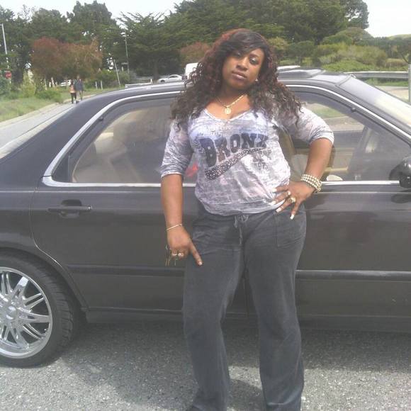 Profile Picture of Octavia Williams (@octaviapie) on Poshmark