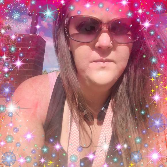 Profile Picture of Trisha Fonger (@trishafonger) on Poshmark
