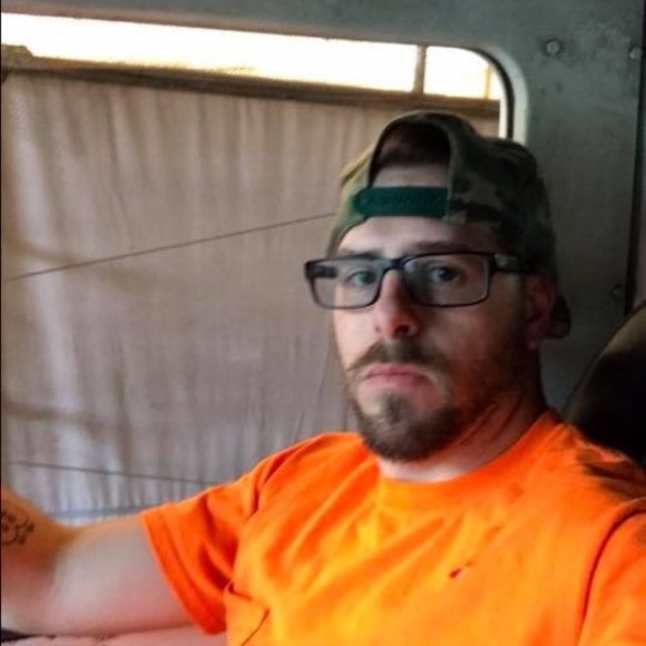 Profile Picture of Michael Warfield (@thewarf) on Poshmark