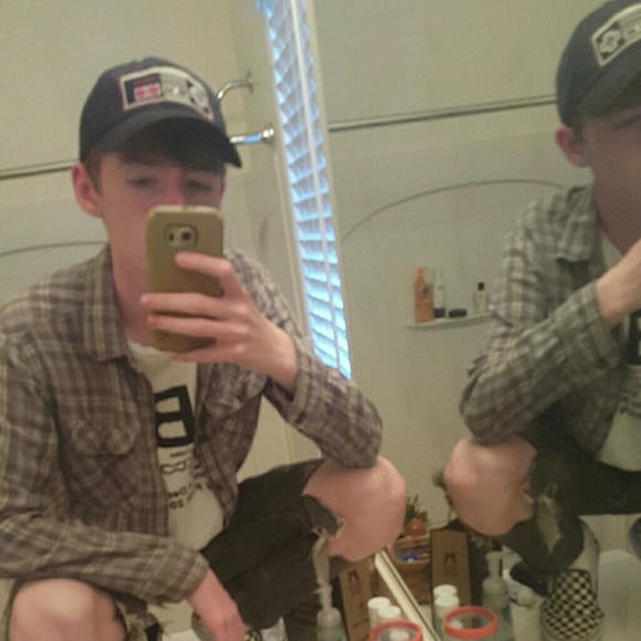 Profile Picture of Ulysses Drenik (@rollsy) on Poshmark