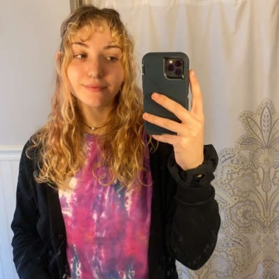 Profile Picture of Farrah Adam (@farrahadam_) on Twitter