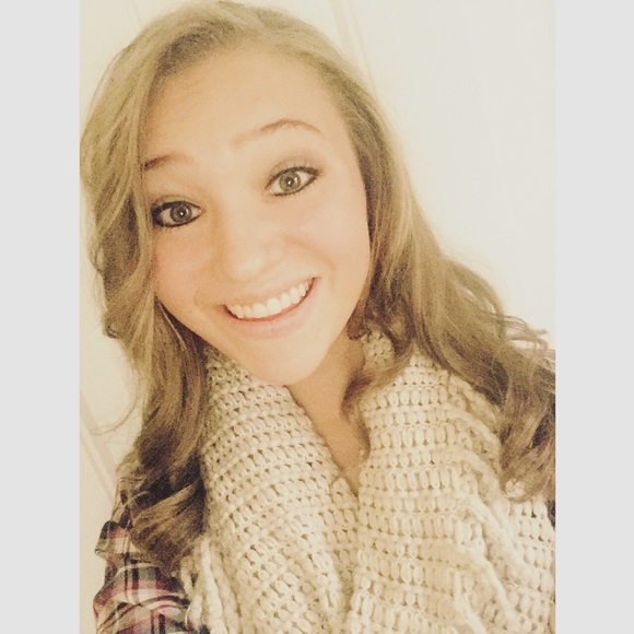 Profile Picture of Abby Ranck (@ranckabby) on Poshmark