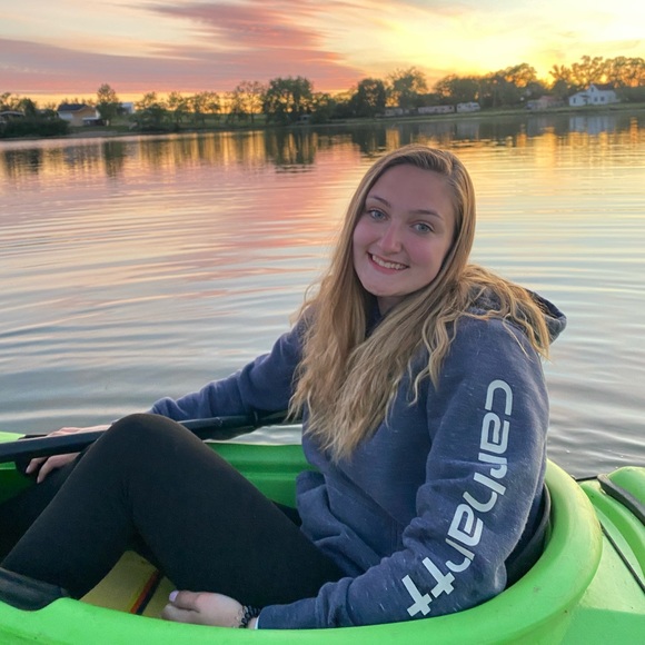 Profile Picture of Abbi Fregine (@abbifregine) on Poshmark