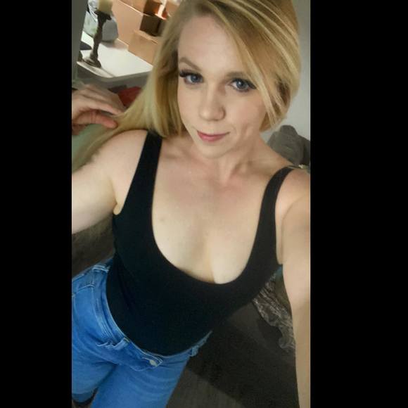 Profile Picture of Emily Heiston (@ebh3318) on Poshmark