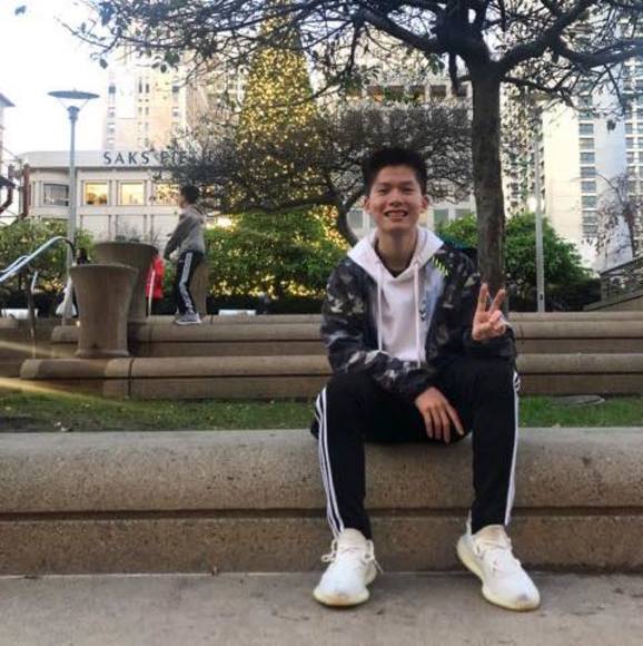 Profile Picture of Aaron Tran (@aarontrann) on Poshmark