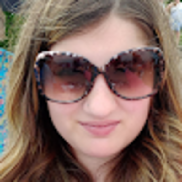 Profile Picture of Sara Lootens (@lootenssara11) on Poshmark