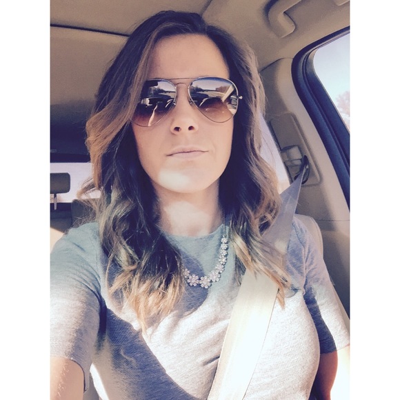 Profile Picture of Ashley Baetzel (@baetzel1) on Poshmark