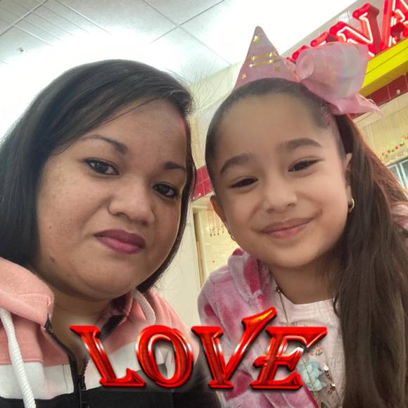 Profile Picture of Myrine Schnaedter (@myrines) on Poshmark