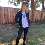 Profile Picture of Carrie Hensley (@carrie_hensley) on Instagram