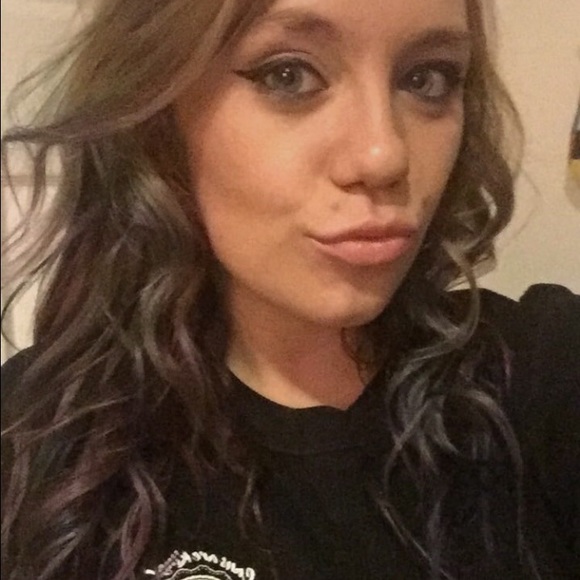 Profile Picture of Lauren Kruckeberg (@laurenkruck) on Poshmark