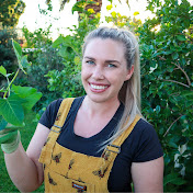 Profile Picture of Sustainable Holly (@SustainableHolly) on Youtube