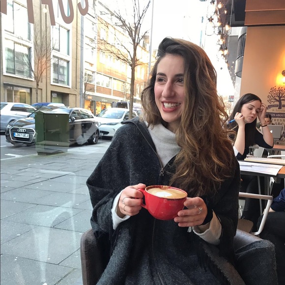 Profile Picture of Casey Taber (@27casey) on Poshmark