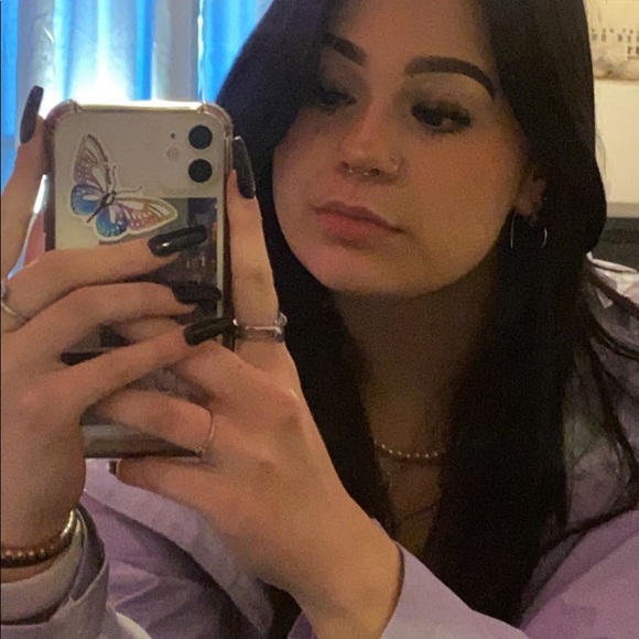 Profile Picture of Kaylynn Forbis (@kaylynnforbis) on Poshmark