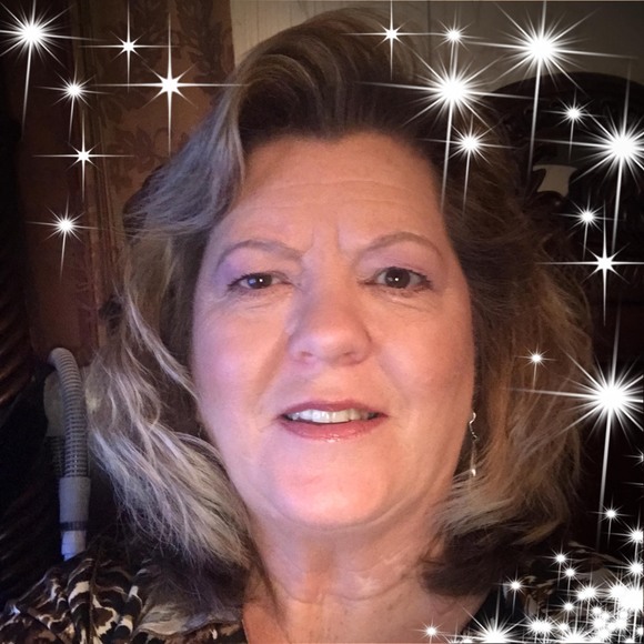 Profile Picture of Mary kay Colley (@mkcolley) on Poshmark