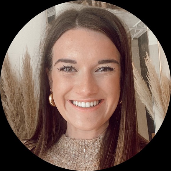 Profile Picture of Erica Ginaven (@ericaginaven) on Poshmark