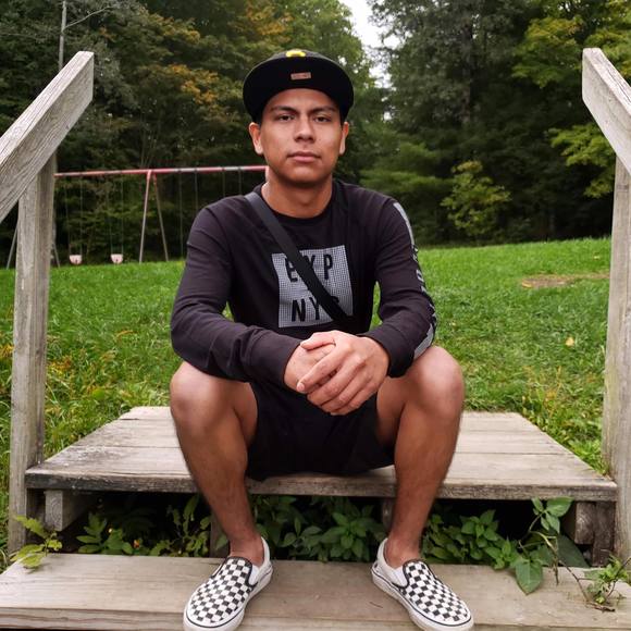 Profile Picture of Brandon Arevalo navarro (@brandonareva991) on Poshmark