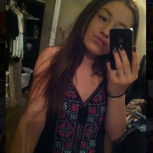 Skyler Deskins - Poshmark Profile Picture of Skyler Deskins (@skylerrdawwn) on Poshmark