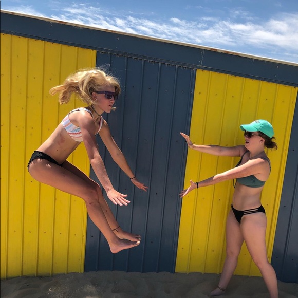 Profile Picture of Emma Strausner (@emmastrausner1) on Poshmark