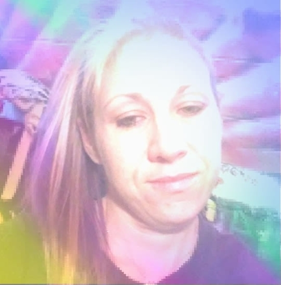 Profile Picture of Sarah Harsted (@taraego187) on Poshmark