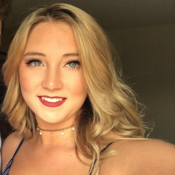 Profile Picture of Bianca Kaiser (@biancakaiser) on Poshmark