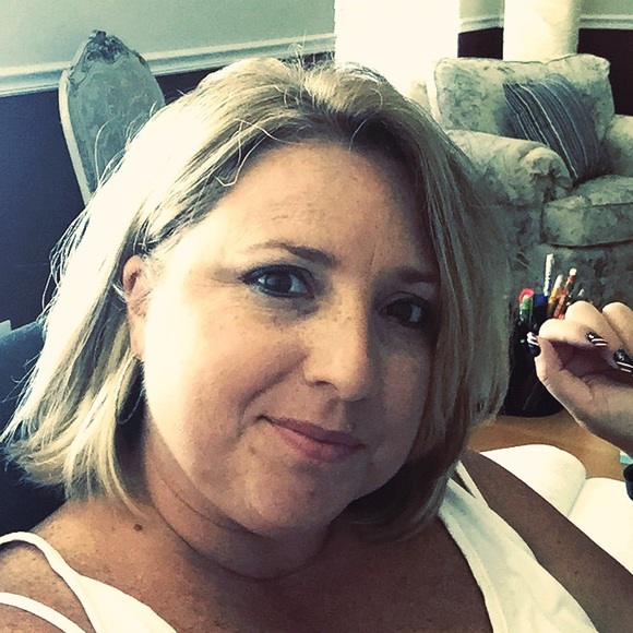 Profile Picture of Laurie Branch-conner (@lconner4) on Poshmark
