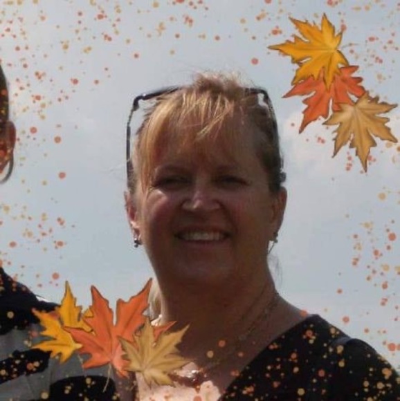 Profile Picture of Debora Detzel (@deboradetzel) on Poshmark