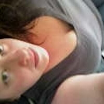 Profile Picture of Jeanette Segura (@ApplePye2009) on Twitter