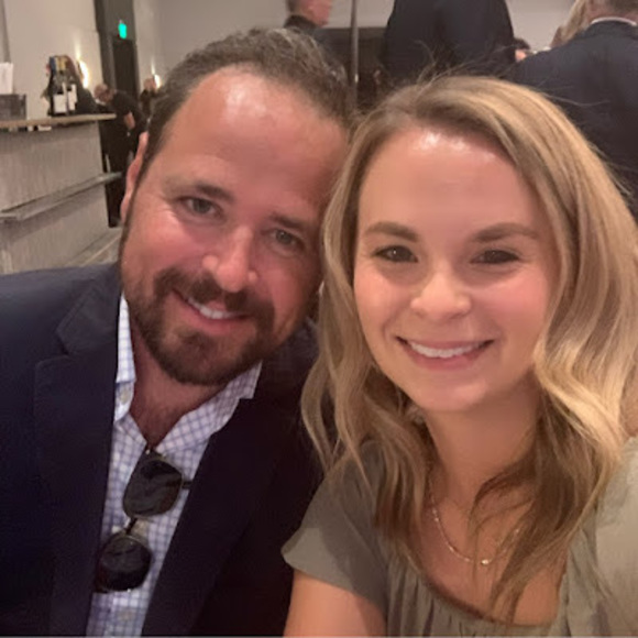 Profile Picture of Melanie Hronek (@melaniehronek) on Poshmark