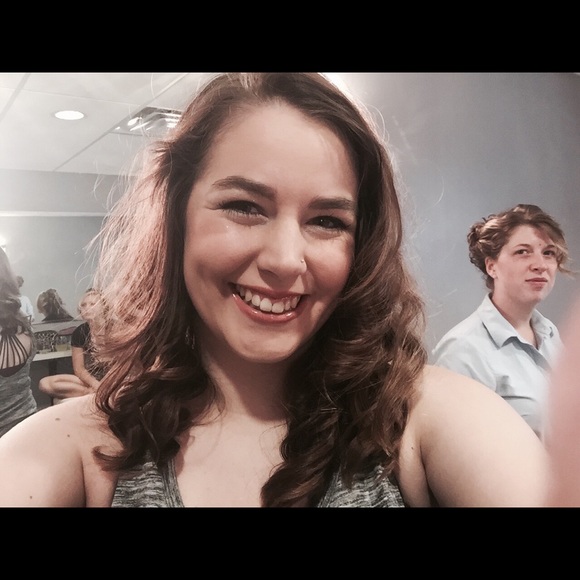 Profile Picture of Amelia Stout (@sanfranrose) on Poshmark